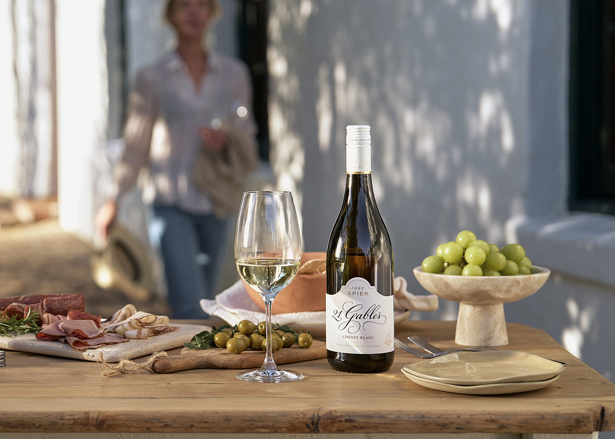 Spier-Wines-Lifestyle-White_1-300dpi-CR
